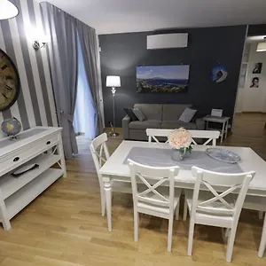Apartment Happy House 31, Naples